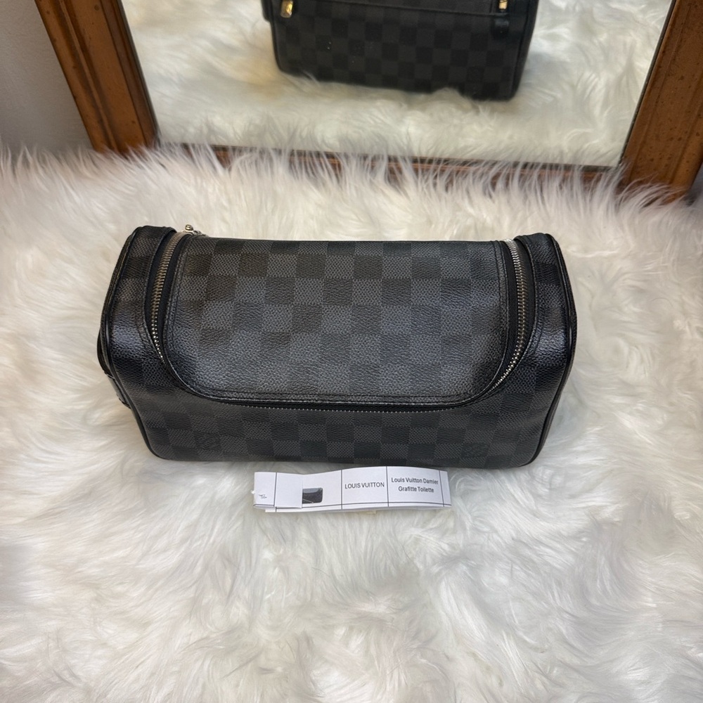 Louis Vuitton  Damier Graphite Men’s  Toiletry Bag